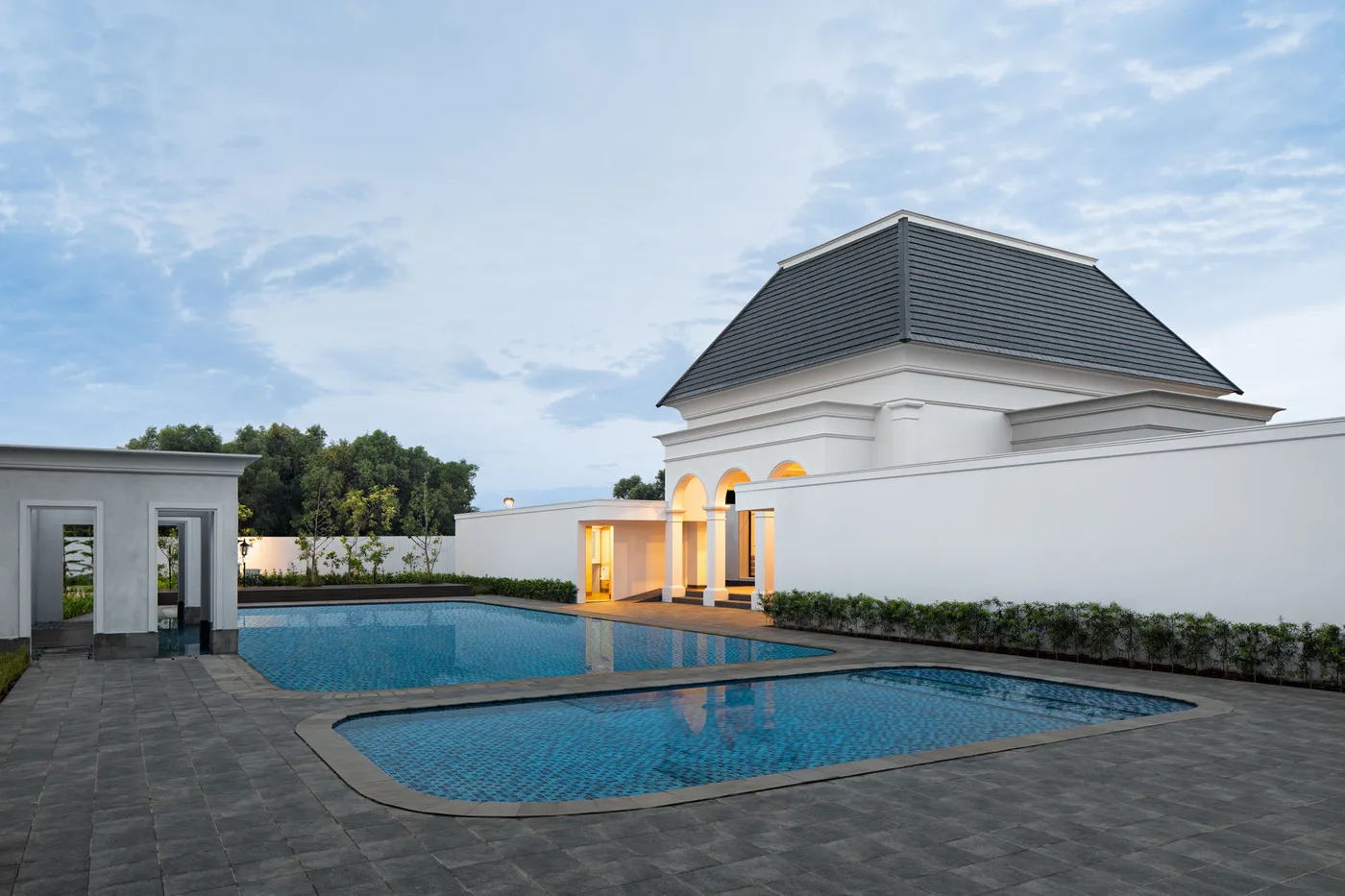 Kolam renang club house Verena Homes